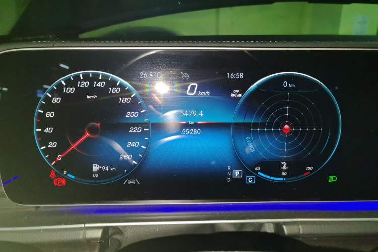 Used Mercedes-Benz GLE 2023 GLE 350 4MATIC Stylish Model Instrument Cluster