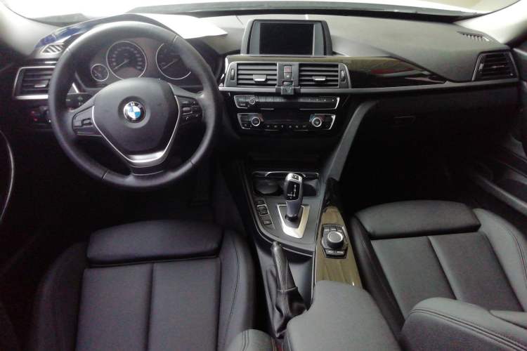 Used BMW 3 Series GT 2018 320i Sport Edition