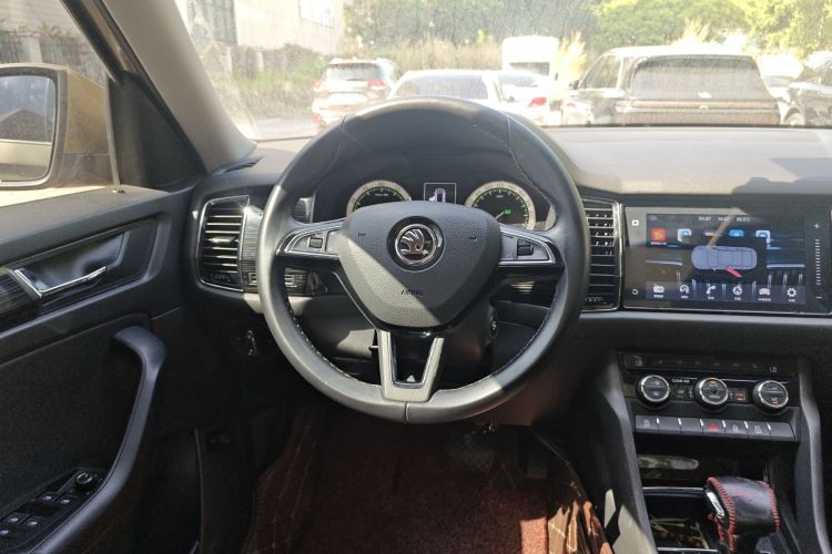 Used Skoda Kodiaq 2018 Facelifted TSI330 5-Seater Two-Wheel-Drive Luxury Enjoyment Edition