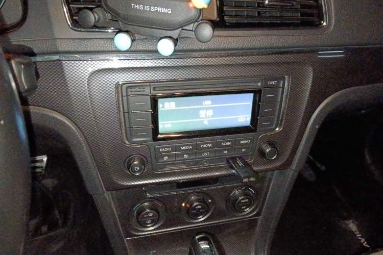 Used Volkswagen Cross Lavida 2014 1.6L Automatic
