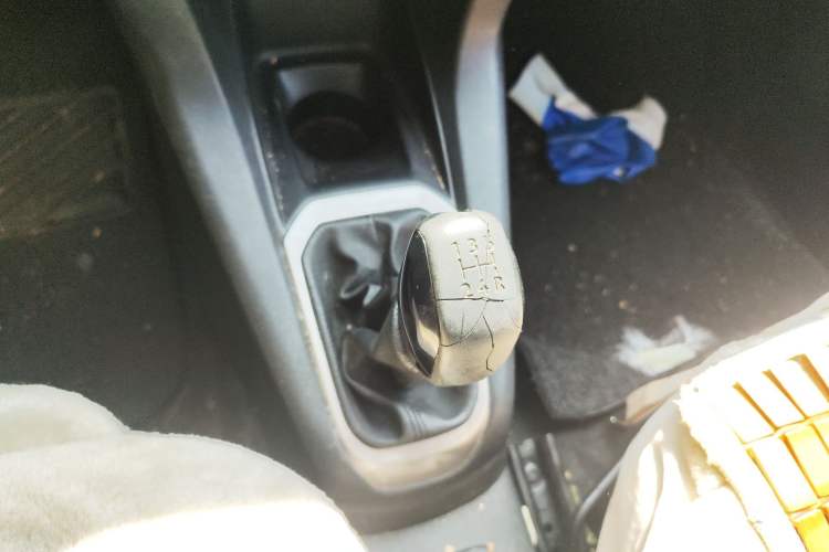 Used Peugeot 301 2014 1.6L Manual Comfort Edition Gear Lever