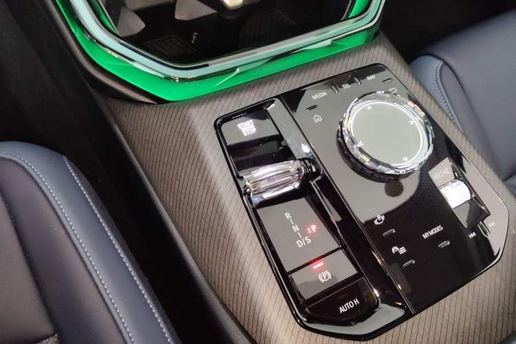 Used BMW X3 2025 xDrive30L Luxury Edition M Sport Package Gear Lever