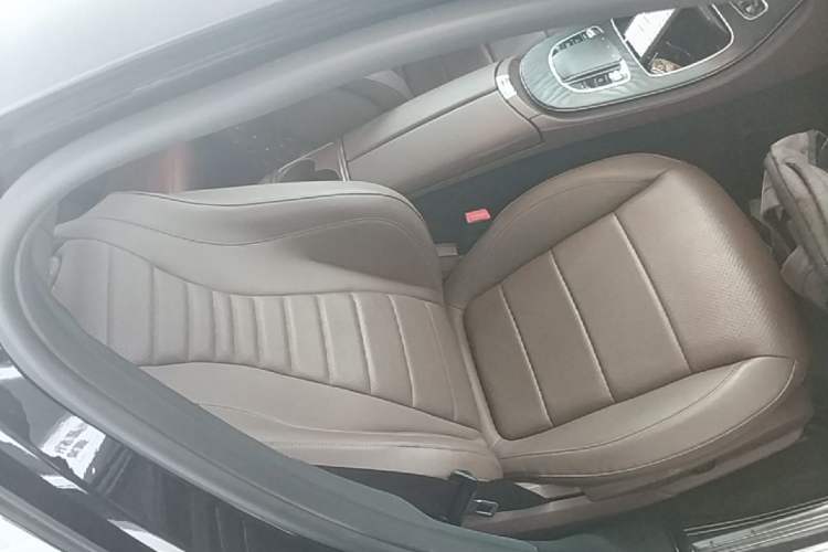 Used Mercedes-Benz E-Class 2019 E 300 L Sporty and Stylish Model
