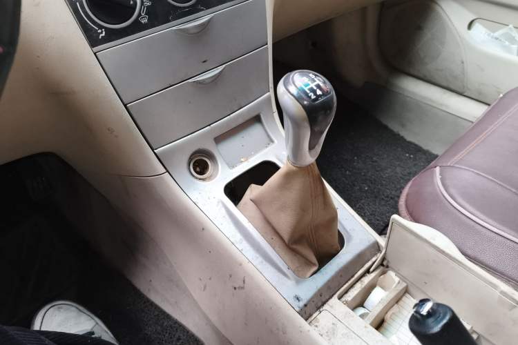 Used BYD F3 2013 1.5L Manual Luxury Model Gear Lever