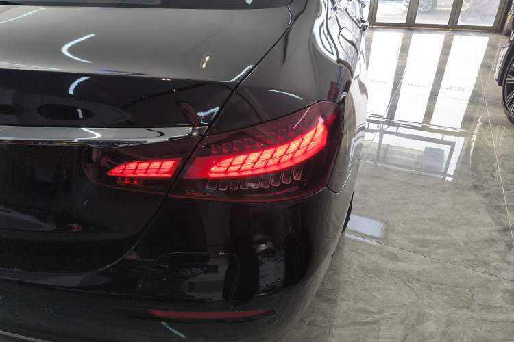 Used Mercedes-Benz E-Class New Energy 2023 E 350 e L Plug-in Hybrid Sedan
