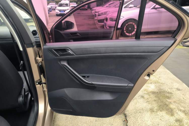 Used Volkswagen Jetta 2017 1.5L Automatic Fashion Model