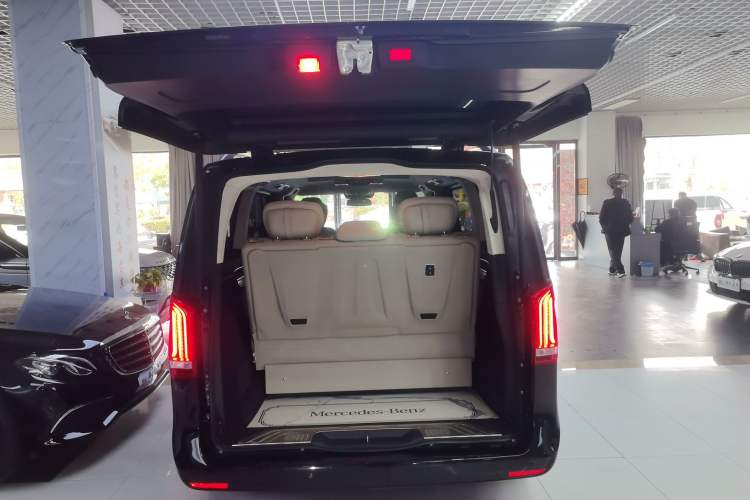 Used Mercedes-Benz V-Class 2021 V 260 Prestige Edition Trunk