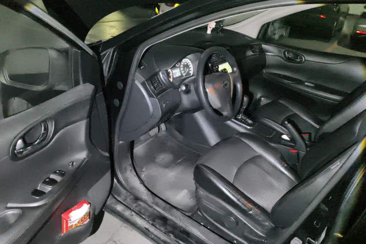 Used Nissan Tiida 2011 1.6L CVT Smart Version Driver Seat