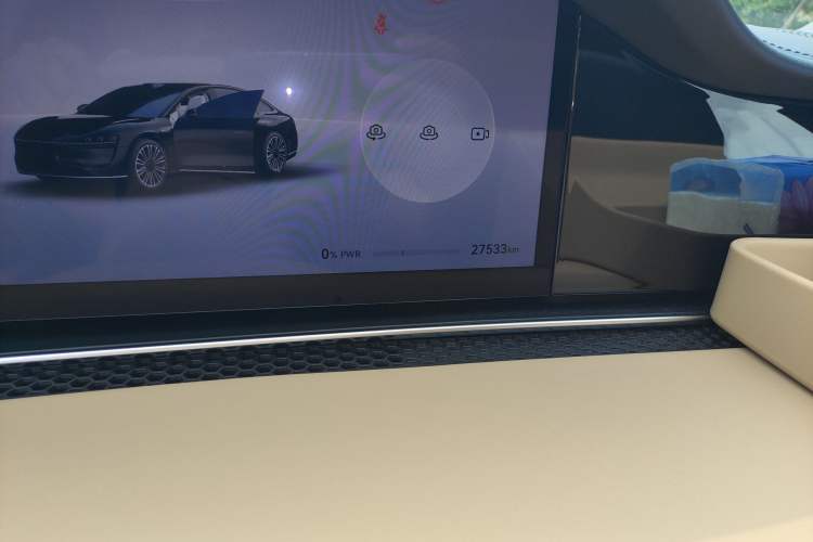 Used Hima Stelato S9 2024 All-Electric Max Rear-Drive Long-Range Version Odometer Close Up