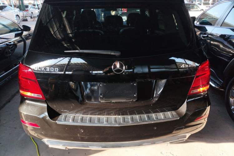 Used Mercedes-Benz GLK-Class 2013 GLK 300 4MATIC Dynamic Sunroof Model
