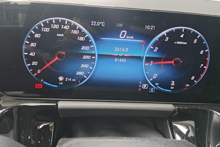 Used Mercedes-Benz GLA 2020 GLA 200 Odometer Close Up