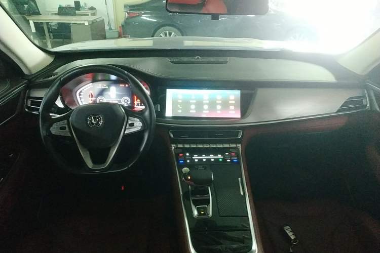 Used CHANGAN CS85 COUPE 2021 1.5T DCT Prestige Model Center Console