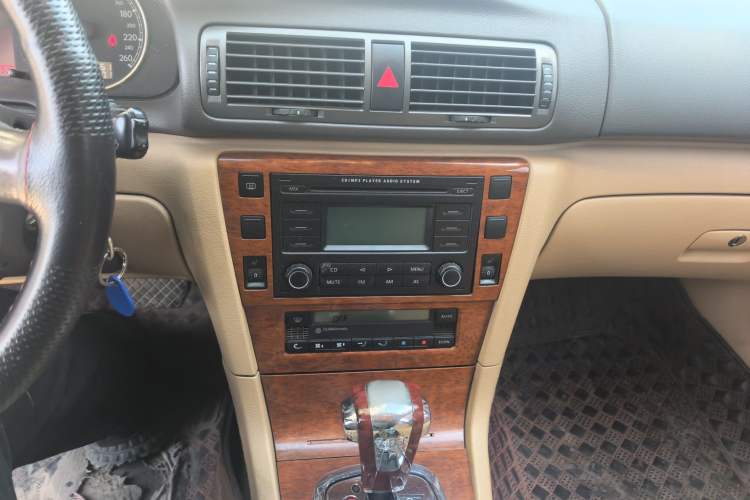 Used Volkswagen Passat 2005 1.8T Automatic Luxury Model Audio And AC Panel