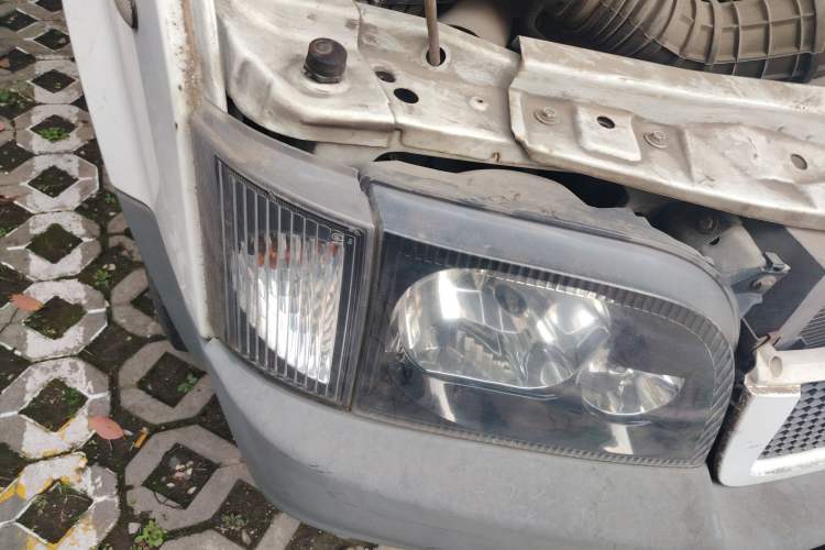 Used Ford Classic Transit 2013 2.8T Diesel Logistics Model with Short Wheelbase and Mid-Roof JX493ZLQ4