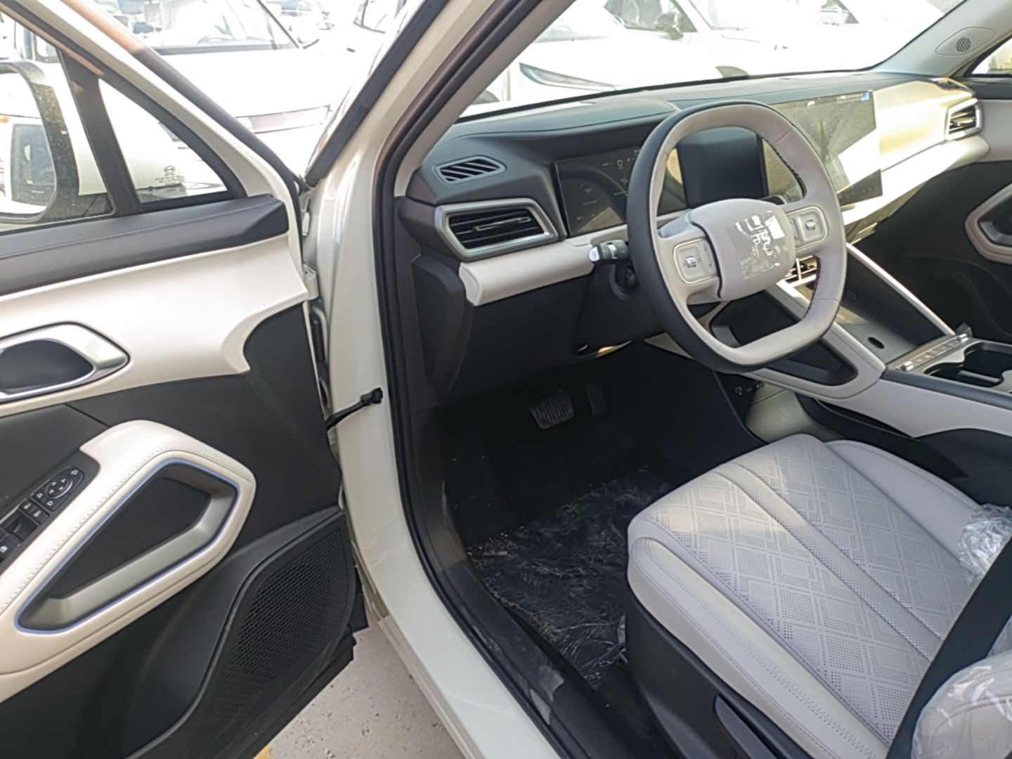 BYD Yuan UP 2027 Model Flying Edition 401KM Vitality Version — снимка 18