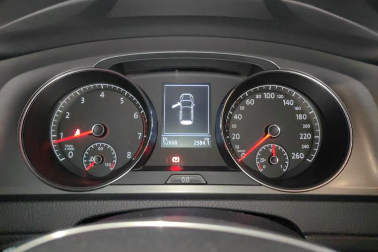 Used Volkswagen Golf 2015 1.4TSI Automatic Comfort Model
