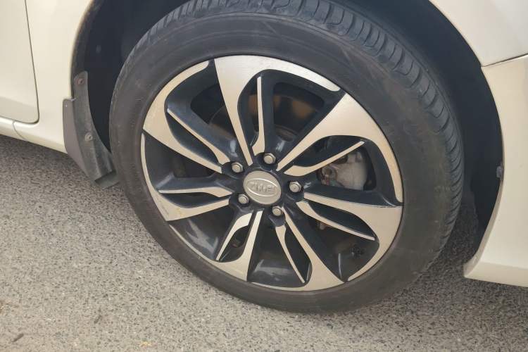 Used BYD Qin New Energy 2015 1.5T Dual-Crown Flagship Plus Edition
