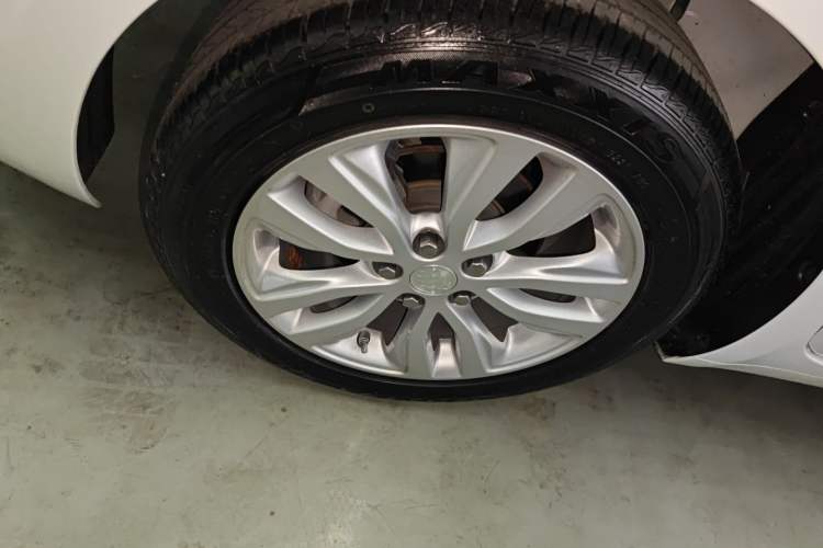 Used Buick GT 2021 Revised Version Flagship 1.5L Automatic Elite Edition Right Rear Wheel Hub