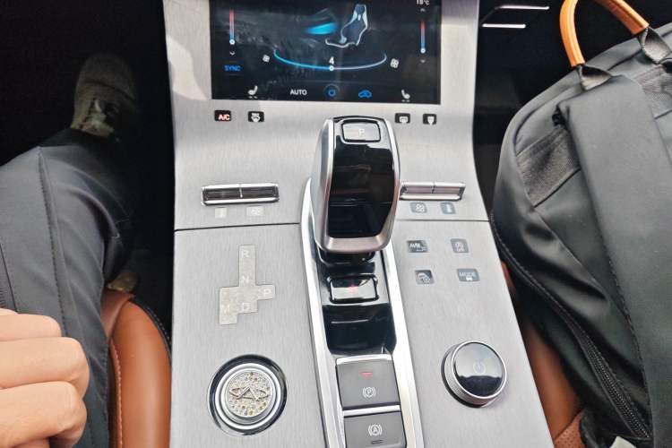 Used Chery Tiggo 8 PLUS 2021 290TGDI DCT Luxury Edition Gear Lever