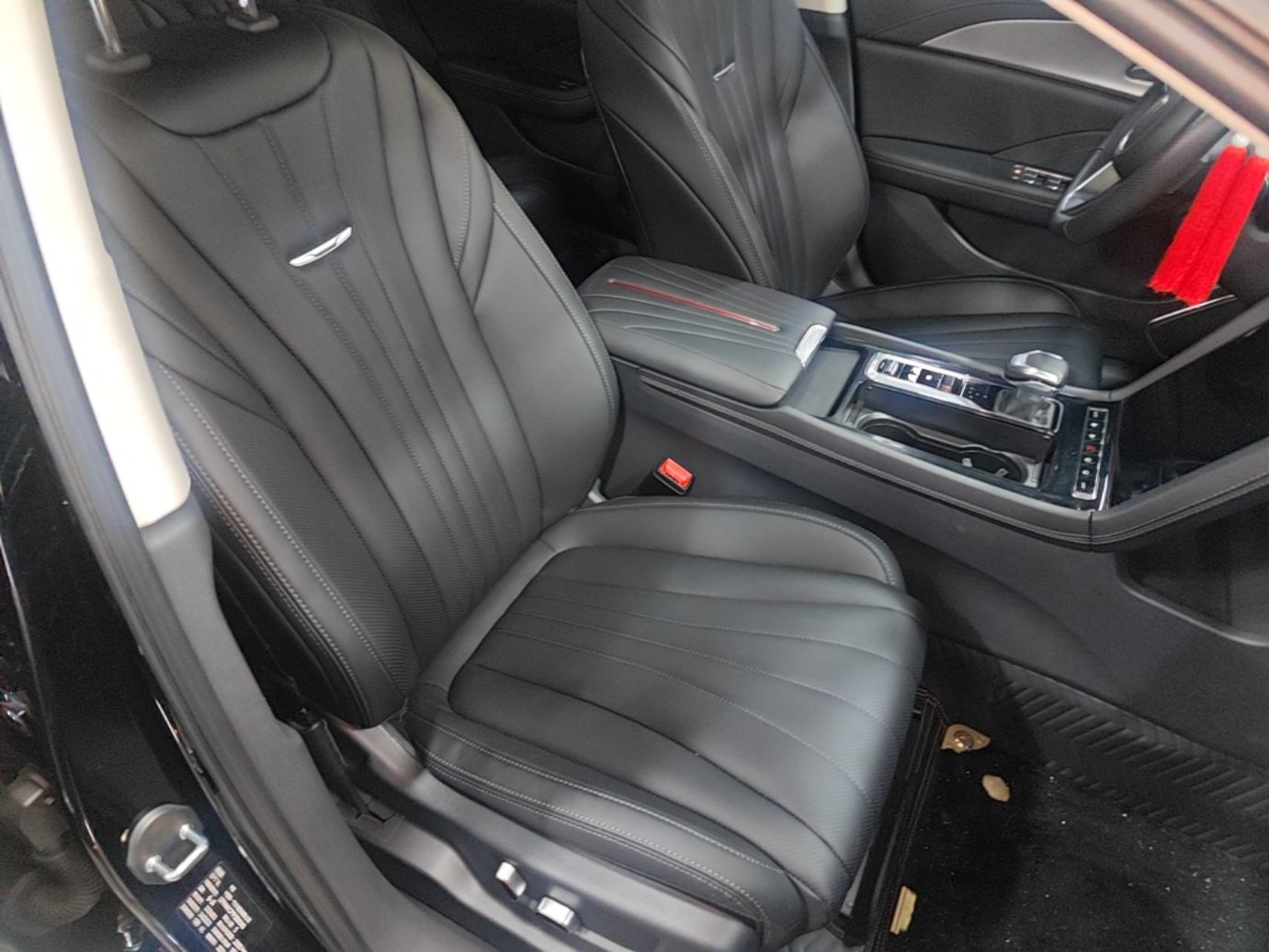 Hongqi H5 2024 2.0T Automatic Smart Connect Flagship Edition - Chinese Trim Xiang — снимка 19