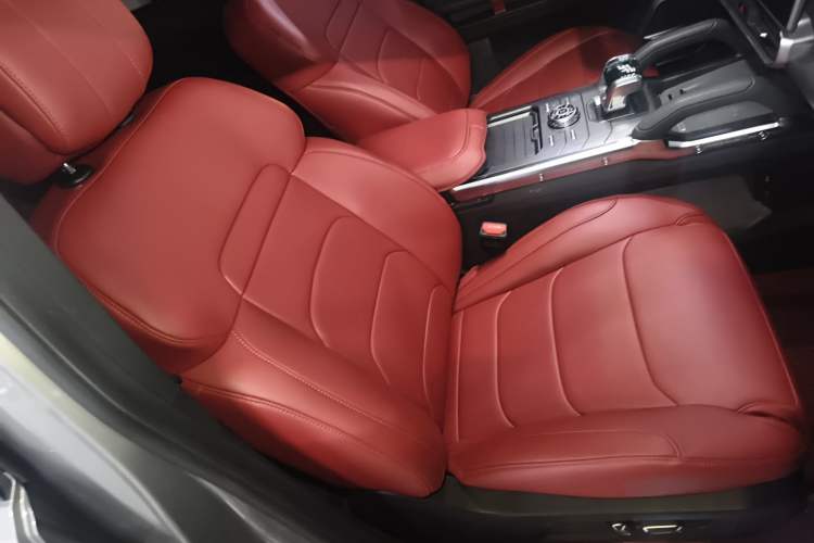 Used JETOUR Traveler 2023 2.0T All-Wheel Drive Conquer PRO Right Front Seat