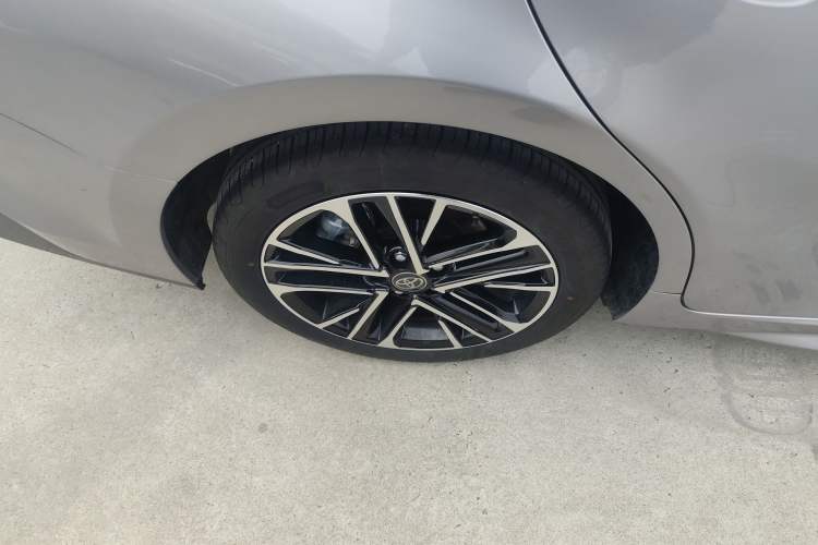 Used Toyota Camry 2026 Model Dual-Engine 2.0HSE Sport Lite Edition Right Rear Wheel Hub