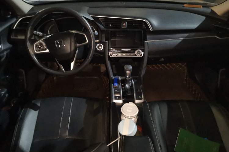 Used Honda Civic 2016 220TURBO CVT Luxury Edition Center Console