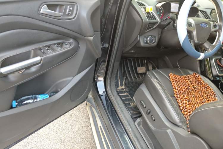 Used Ford Kuga 2013 2.0L GTDi Four-Wheel-Drive Sport Model Driver Seat