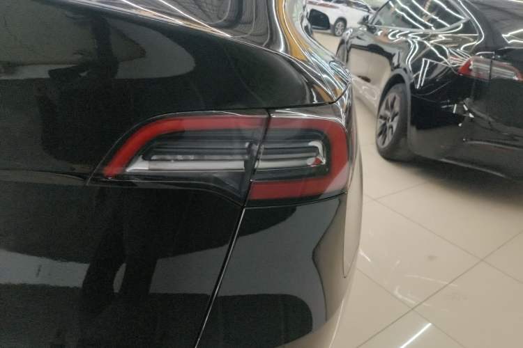 Used Tesla Model Y 2022 Long-Range All-Wheel-Drive Version