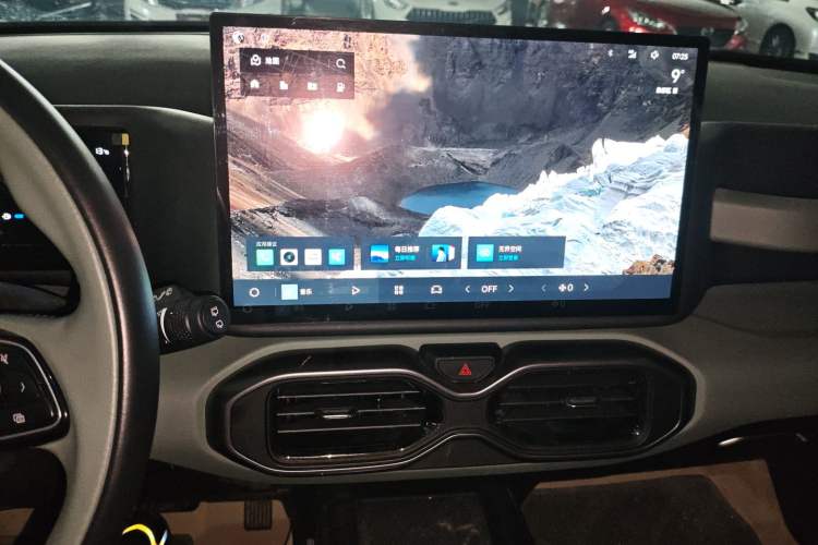 Used Geely Auto Cowboy 2025 1.5TD Trendy Play Edition Audio And AC Panel