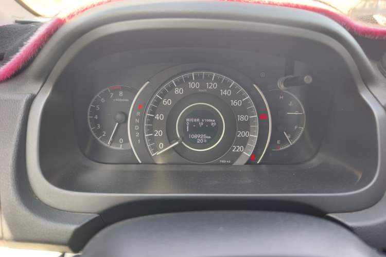 Used Honda CR-V 2012 2.4L four-wheel drive luxury version Odometer Close Up