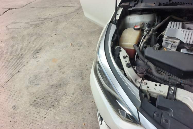 Used Toyota Levin 2017 Revised Dual-Engine 1.8H GS E-CVT Elite Sunroof Version China V Standard Right Front Headlight