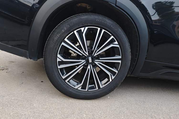 Used Geely Galaxy Xingjian 7 EM-i 2025 120km Flagship Edition
