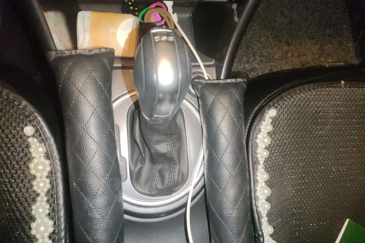 Used Volkswagen Beetle 2015 180TSI model Gear Lever