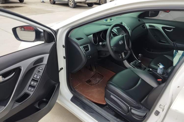 Used Hyundai Elantra (5th Generation / Langdong) 2016 1.6L Manual Luxury Model
