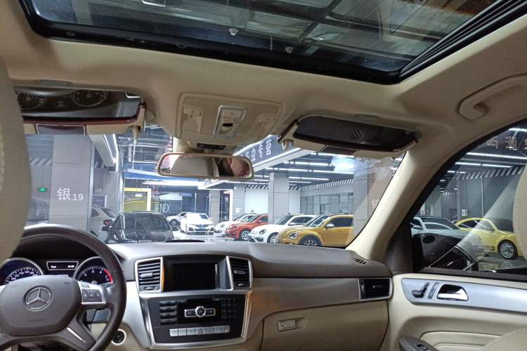 Used Mercedes-Benz M-Class 2014 ML 320 4MATIC
