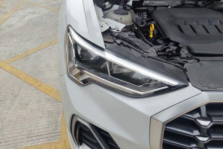 Used Audi Q3 2021 40 TFSI Fashion Dynamic Model