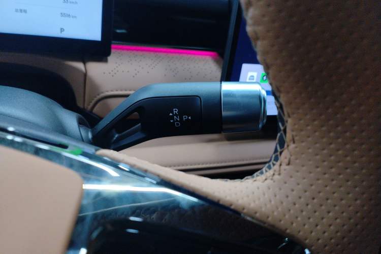 Used Geely Galaxy 8 2025 130km EM-P Starship Edition
