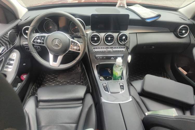 Used Mercedes-Benz C-Class 2019 C 180 L Dynamic Sports Edition Center Console