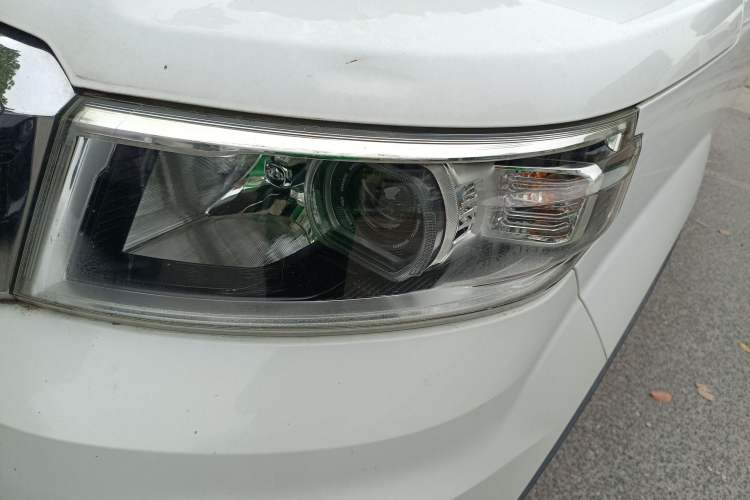 Used CHANGAN OSHAN X70A 2019 1.5L Manual Standard Version China VI Left Front Headlight