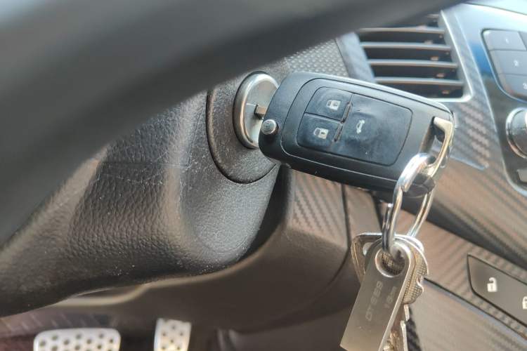 Used Chevrolet Cruze 2013 Hatchback 1.6T Automatic Flagship Model
