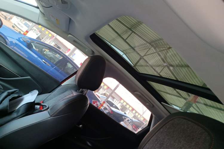 Used Peugeot 4008 2017 350THP Elite Edition Headliner