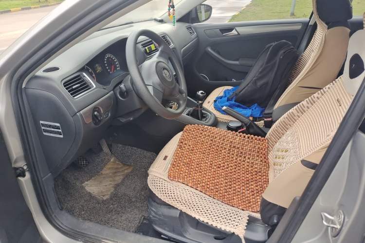 Used Volkswagen Sagitar 2012 1.6L Manual Fashion Edition Left Front Seat