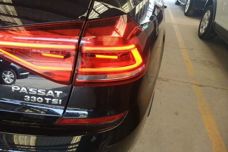 Used Volkswagen Passat 2017 330TSI DSG Luxury Edition
