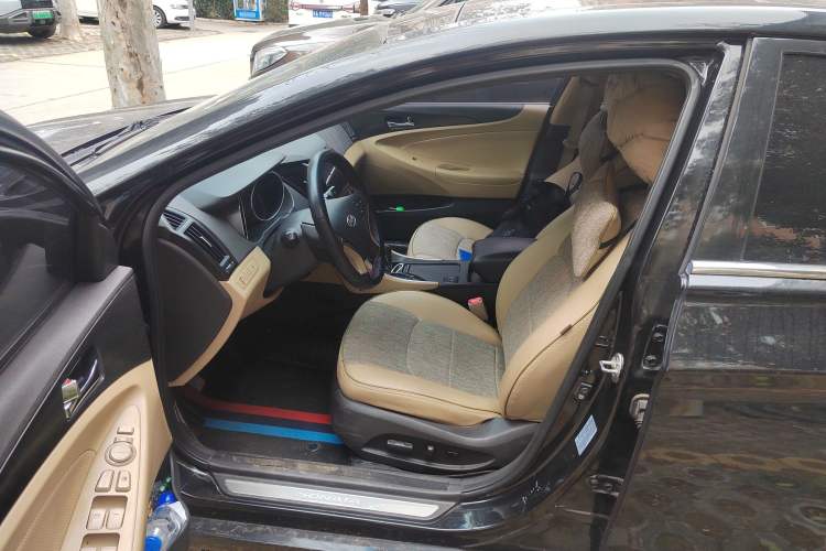 Used Hyundai Sonata 2013 2.4L Automatic Luxury Version China IV Standard
