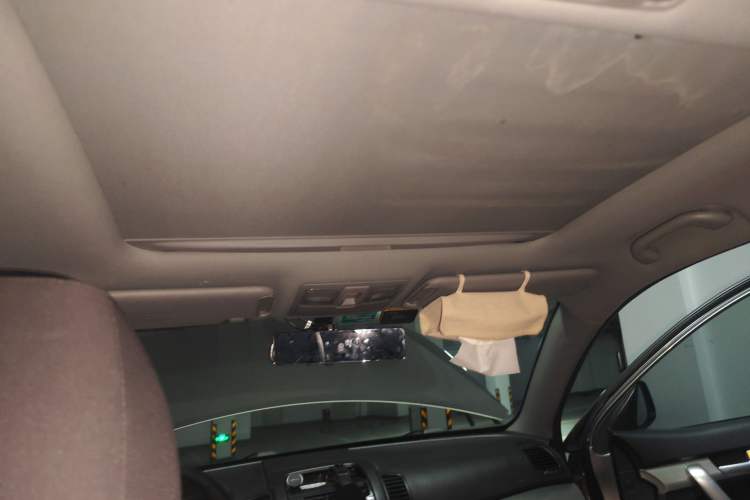 Used Kia Sorento 2009 2.4L Comfort Edition Headliner
