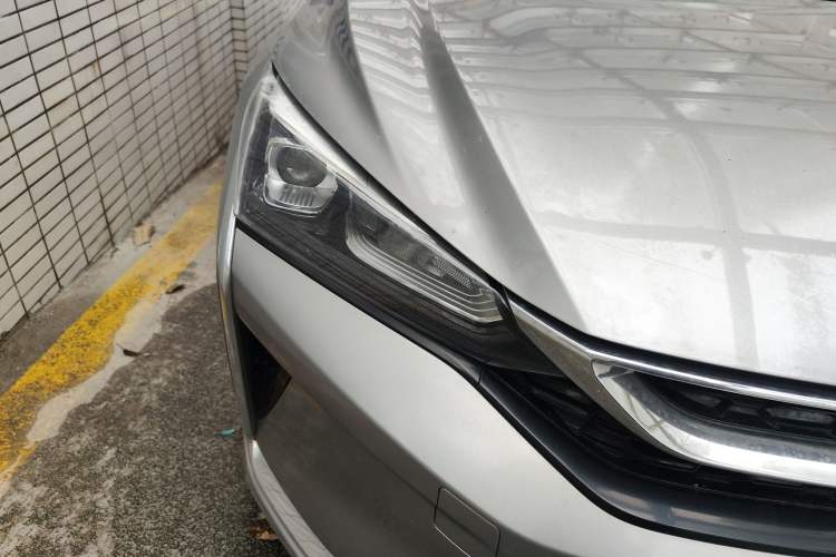 Used Dongfeng Aeolus Yixuan 2020 230T Automatic Advanced Edition Right Front Headlight