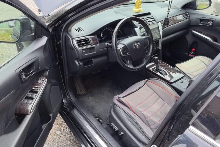 Used Toyota Camry 2016 2.0G 10th Anniversary Leading Edition
