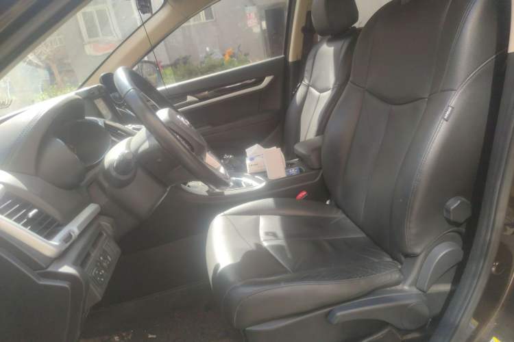 Used Dongfeng Aeolus AX7 2015 2.0L Automatic Zhiyi Trim