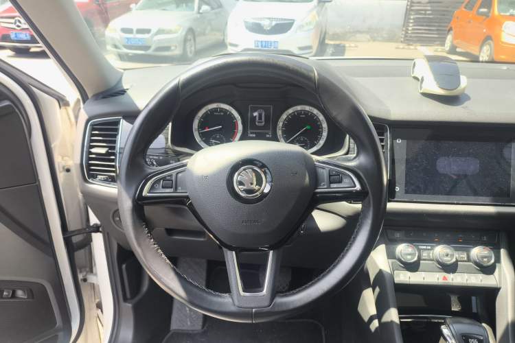 Used Skoda Kodiaq 2018 Facelifted TSI330 5-Seater Two-Wheel-Drive Luxury Enjoyment Edition Steering Wheel